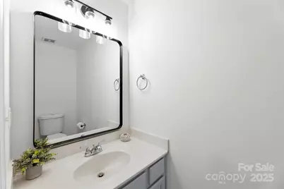 5557 Seths Drive, Charlotte, NC 28269 - Photo 9