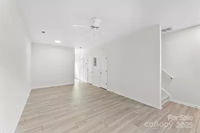 5557 Seths Drive, Charlotte, NC 28269 - Photo 11