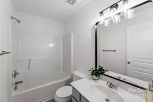 5557 Seths Dr, Charlotte, NC 28269 - Photo 15