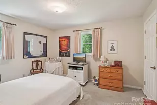 204 Fernwood Dr, Hendersonville, NC 28791 - Photo 25