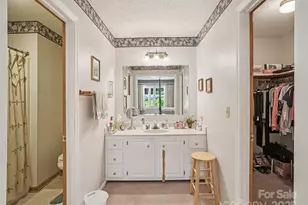 204 Fernwood Dr, Hendersonville, NC 28791 - Photo 23