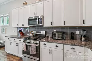 10400 Superb Ln, Charlotte, NC 28215 - Photo 23