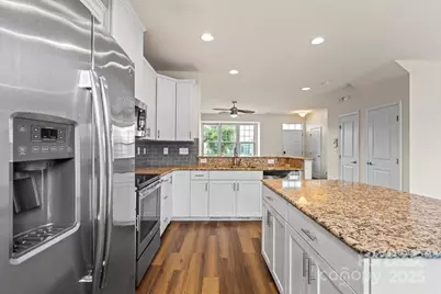 3323 Major Samuals Way, Charlotte, NC 28208 - Photo 11