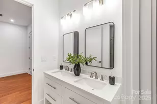 8516 Denbur Dr, Charlotte, NC 28215 - Photo 9