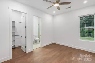 8516 Denbur Dr, Charlotte, NC 28215 - Photo 11