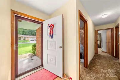 335 Lake Circle Drive, Hendersonville, NC 28792 - Photo 5