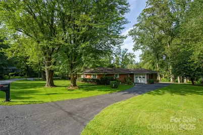 335 Lake Circle Drive, Hendersonville, NC 28792 - Photo 27