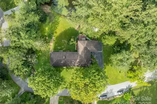 335 Lake Cir Dr, Hendersonville, NC 28792 - Photo 35