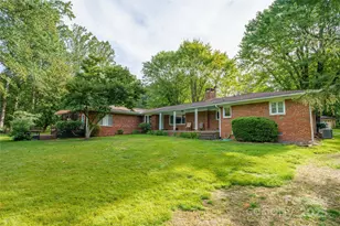 335 Lake Cir Dr, Hendersonville, NC 28792 - Photo 31