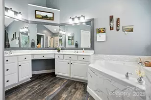 10219 Windtree Ln, Charlotte, NC 28215 - Photo 23