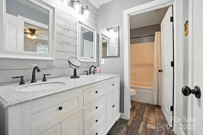 10219 Windtree Lane, Charlotte, NC 28215 - Photo 25