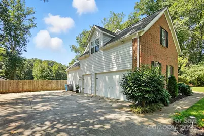 10219 Windtree Lane, Charlotte, NC 28215 - Photo 31