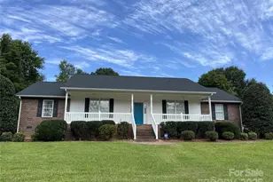 105 Winding Creek Dr, Morganton, NC 28655 - Photo 1