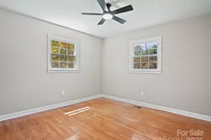 220 Love Ln, Waynesville, NC 28786 - Photo 15