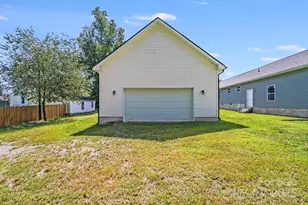 114 W Lee Ave, Bessemer City, NC 28016 - Photo 29