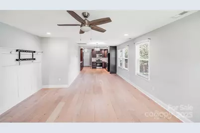 114 W Lee Avenue, Bessemer City, NC 28016 - Photo 3