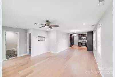 114 W Lee Avenue, Bessemer City, NC 28016 - Photo 11