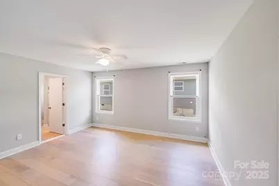 114 W Lee Avenue, Bessemer City, NC 28016 - Photo 5