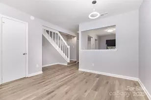 6319 Windsor Gate Ln, Charlotte, NC 28215 - Photo 7