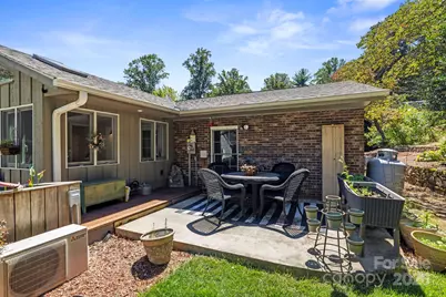 8 English Place, Candler, NC 28715 - Photo 5