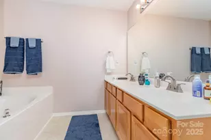 9439 Bayview Pkwy, Charlotte, NC 28216 - Photo 21