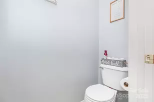 9439 Bayview Pkwy, Charlotte, NC 28216 - Photo 19