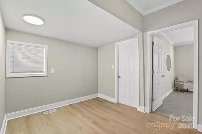 913 W Third Avenue, Gastonia, NC 28052 - Photo 11