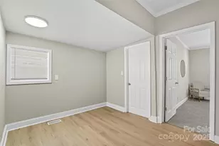 913 W 3rd Ave, Gastonia, NC 28052 - Photo 11