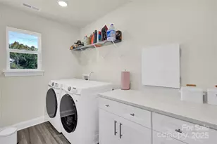 7021 Fauna Dr, Charlotte, NC 28215 - Photo 9