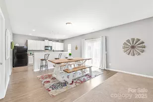 8207 Paw Valley Ln, Charlotte, NC 28214 - Photo 15