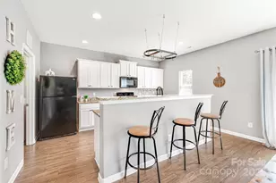 8207 Paw Valley Ln, Charlotte, NC 28214 - Photo 17