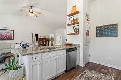 3112 Wynn Way, Charlotte, NC 28215 - Photo 7