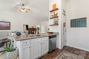 3112 Wynn Way, Charlotte, NC 28215 - Photo 7