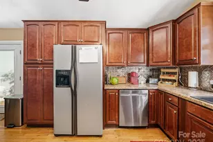 282 Sourwood Dr, Spruce Pine, NC 28777 - Photo 9