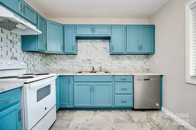 2244 English Drive, Charlotte, NC 28216 - Photo 9