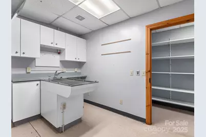 1001 Greenville Highway, Hendersonville, NC 28739 - Photo 9