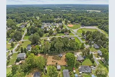 621 Pleasant Avenue, Kannapolis, NC 28081 - Photo 3