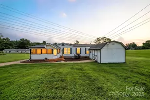 2004 Stamey Rd, Hudson, NC 28638 - Photo 3