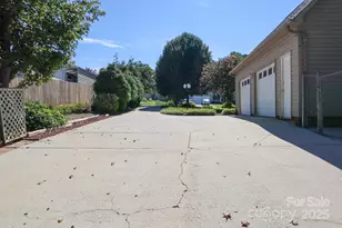 4106 Hemingway Dr, Hickory, NC 28601 - Photo 45