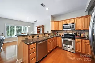 1995 Talbot Ln, Hickory, NC 28602 - Photo 3