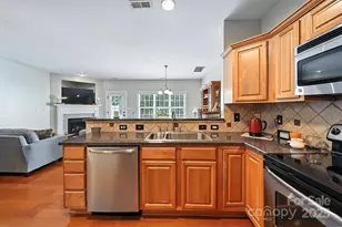 1995 Talbot Ln, Hickory, NC 28602 - Photo 11