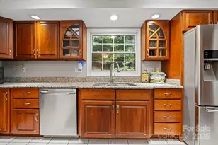 314 Sweetwater Hills Dr, Hendersonville, NC 28791 - Photo 11