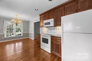 2624 Castlewood Dr, Gastonia, NC 28056 - Photo 7