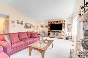 75 S Black Oak Dr, Asheville, NC 28804 - Photo 17