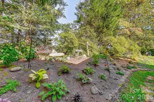 75 S Black Oak Dr, Asheville, NC 28804 - Photo 33