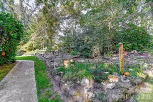 75 S Black Oak Dr, Asheville, NC 28804 - Photo 11