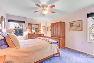 75 S Black Oak Dr, Asheville, NC 28804 - Photo 19