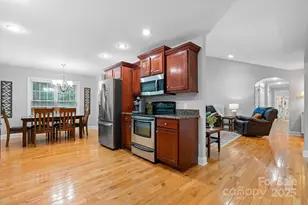 1158 Waterford Dr, Hickory, NC 28602 - Photo 7