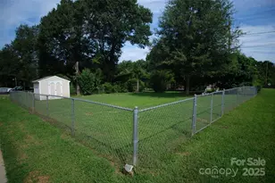 318 Huffman Rd, Gastonia, NC 28056 - Photo 5