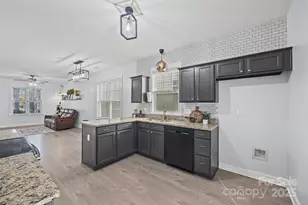 11247 Blue Cedar Ln, Charlotte, NC 28277 - Photo 11